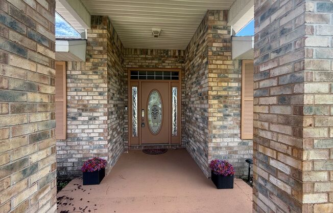 Spacious 4/3 Home in Indian Trails.