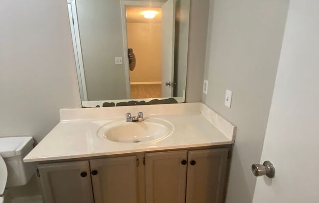 1 bed, 1 bath, 800 sqft, $695, Unit Unit 29