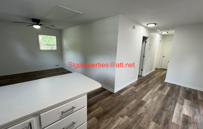 2 Evelake Dr