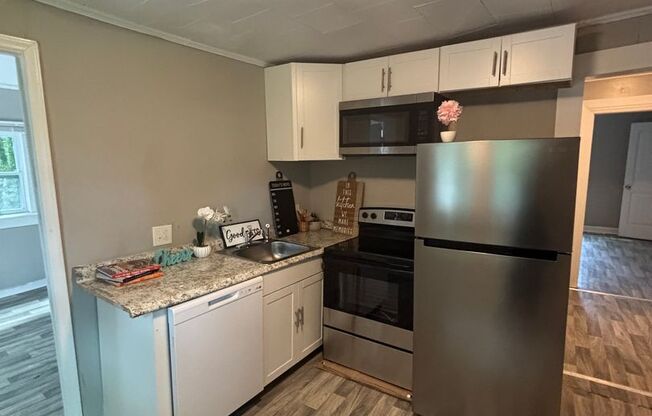 Spacious 3-Bed Home $1300