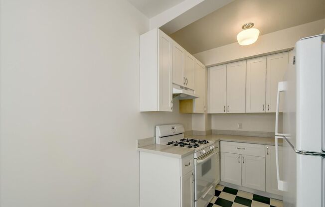 1 bed, 1 bath, $2,950, Unit 23