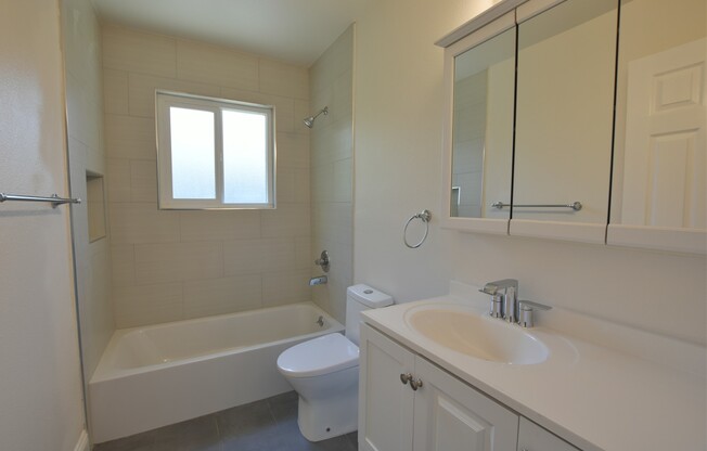 Fully Renovated Upstairs 1 Bedroom 1 Bathroom Apartment in West San Jose