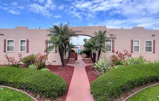 4326 1/2 SWIFT AVE