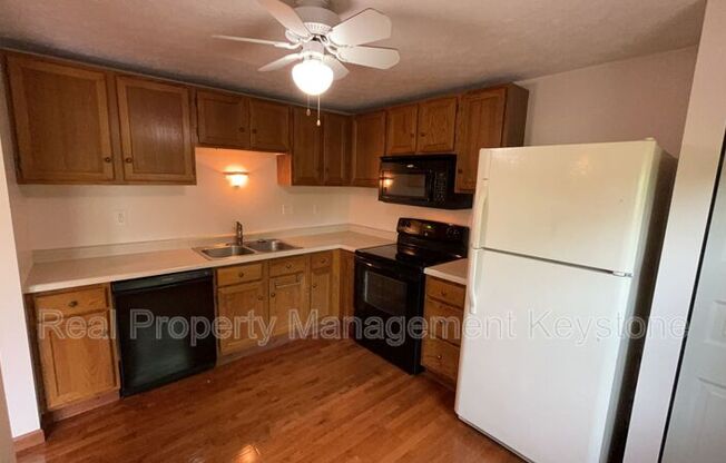 176 W RUSSETS CIR