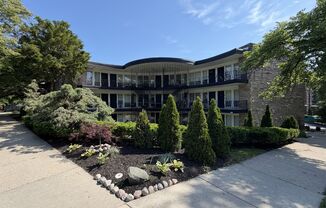 RENOVATED ONE BEDROOM APARTMENTS FOR $1,600.00
