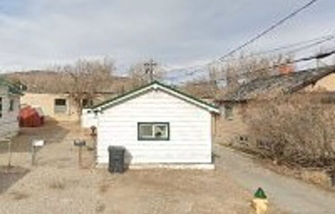 1213 W Pine