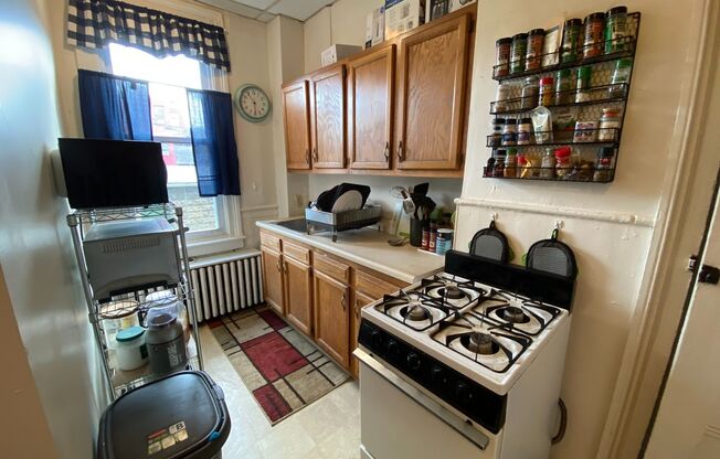 Fantastic 2 Bedroom Apartment - S. Oakland Walk to Pitt Campus! Call Now!