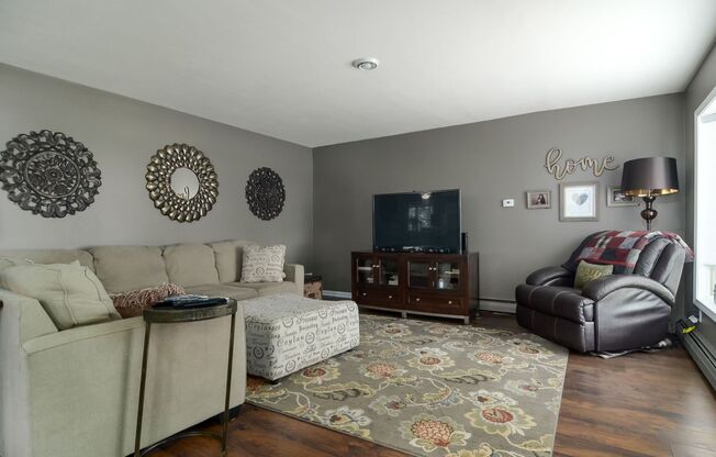 Nice Updated 3br/3ba In Wayzata (1 car garage)