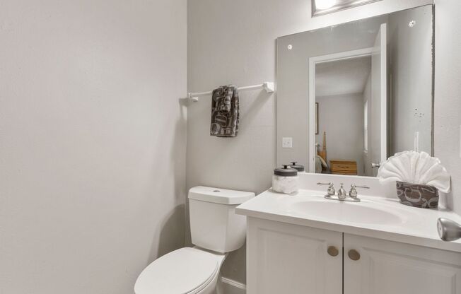 2 beds, 1.5 baths, 960 sqft, $959, Unit 31A