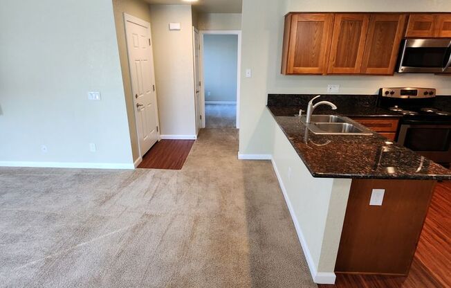 2 beds, 1 bath, 825 sqft, $1,820, Unit 227