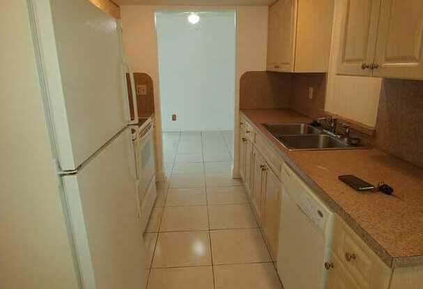 Beautiful Renovated 3/1 | Limited-Time Labor Day Offer