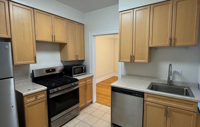 1 bed, 1 bath, 590 sqft, $1,795, Unit 605-3L