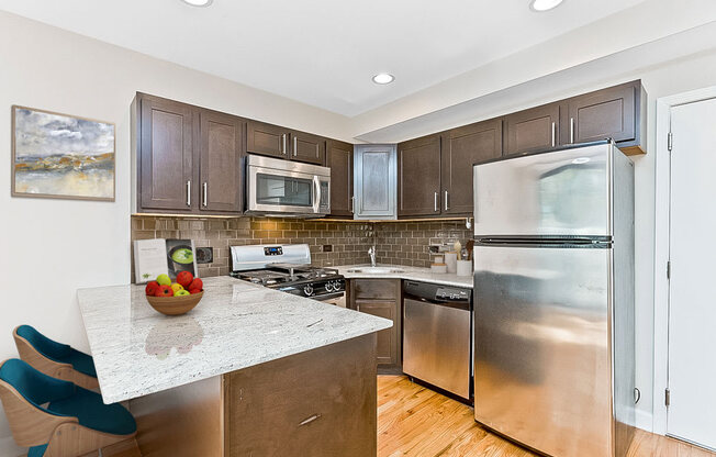 Affordable and Spacious one or two Bedroom Lincoln Square Apartments at Lincoln Square Commons