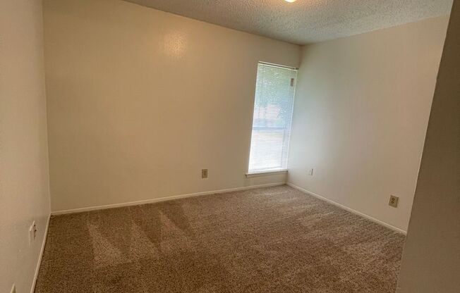 2 beds, 2 baths, 902 sqft, $1,004, Unit 240