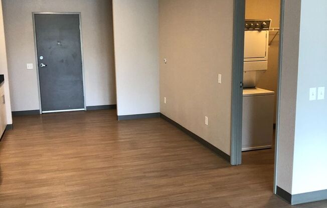 Studio, 1 bath, 734 sqft, $1,495, Unit 308