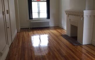 1 bed, 1 bath, $1,149, Unit 1248 W Walnut St-1st Floor