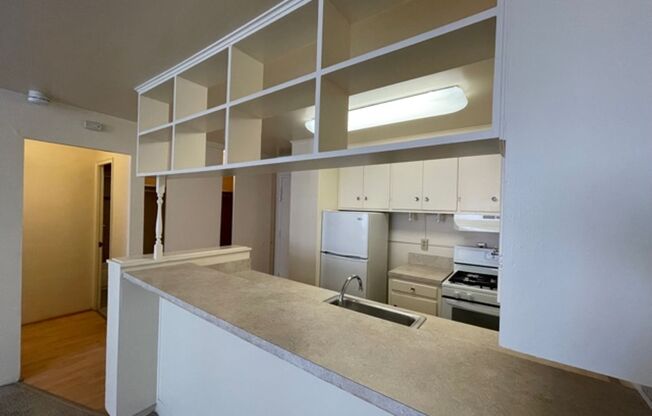 Studio, 1 bath, 360 sqft, $950, Unit 611