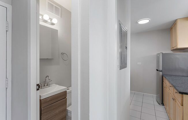 3 beds, 1.5 baths, 1,001 sqft, $3,300, Unit 26H