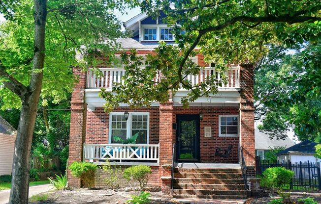 Beautiful Older home renovated for todays lifestyle