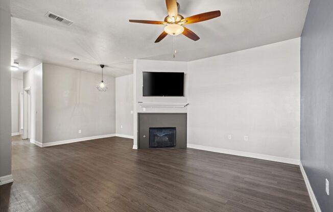 3 beds, 2 baths, $1,795, Unit UNIT 2169