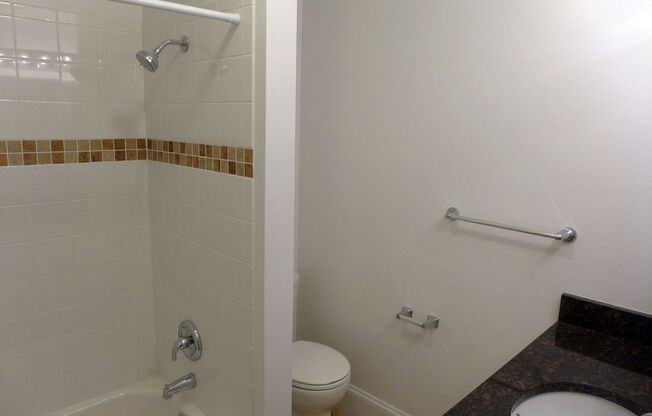 2 beds, 1 bath, 900 sqft, $1,795, Unit 1B