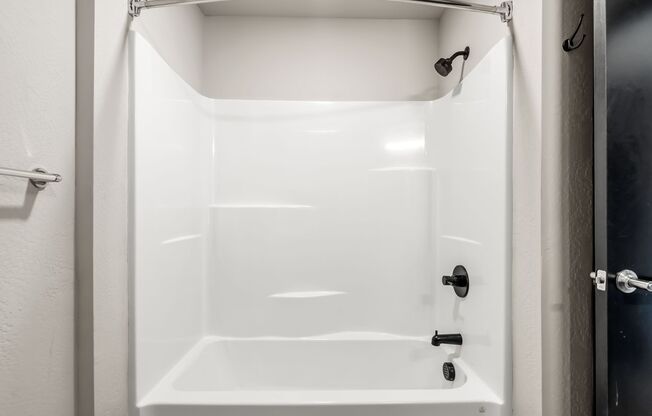 Studio, 1 bath, 323 sqft, $1,156, Unit 202