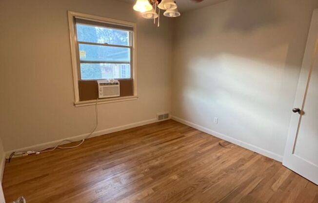 3 beds, 1 bath, $2,595