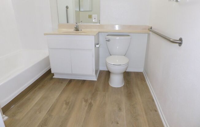 2 beds, 2 baths, $2,650, Unit 301