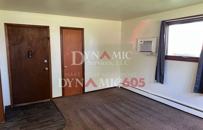 1BD/1BA Garden Level Apartment in 6-Plex