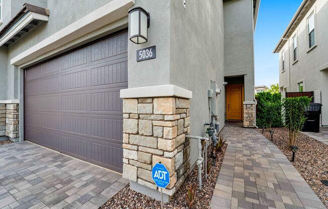 Professionally Designed, Fully Furnished townhome on one of Arabella’s Premium Lots | Scottsdale’s Coveted 85254 “Magic Zip Code”