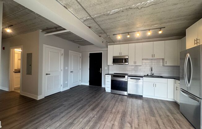 2 beds, 2 baths, 908 sqft, $3,650, Unit 952-811