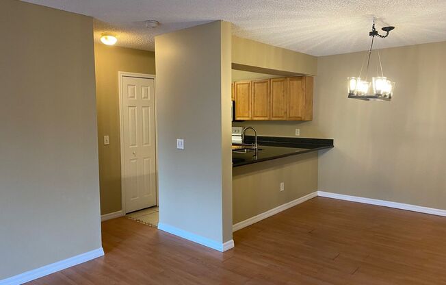 2 beds, 2 baths, $1,595, Unit #202