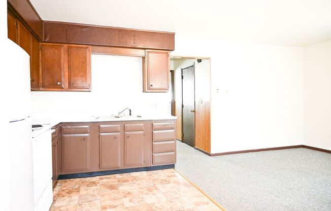 1 bed, 1 bath, 650 sqft, $575, Unit 1