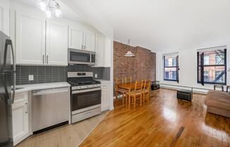 446 W 47 ST