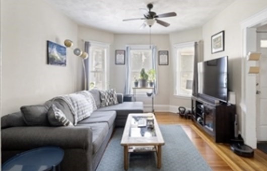 44 GREENLEAF AVE