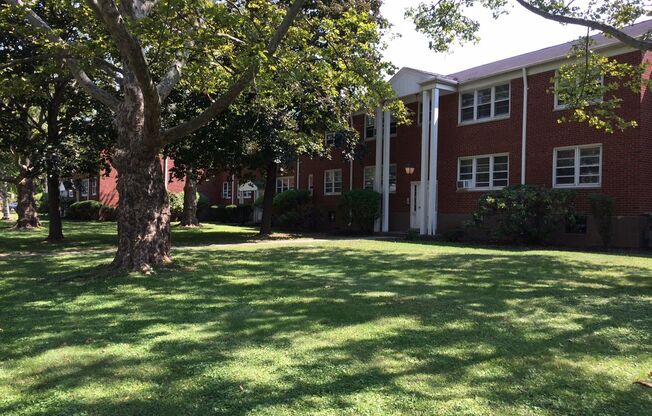 2 beds, 1 bath, $1,895, Unit SQ-189-3