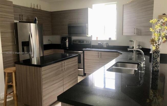 2764 SW 81 TER