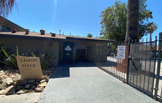 2 beds, 1 bath, 818 sqft, $1,725, Unit 023