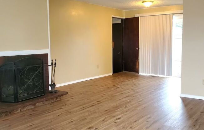 2 beds, 1 bath, 816 sqft, $1,650