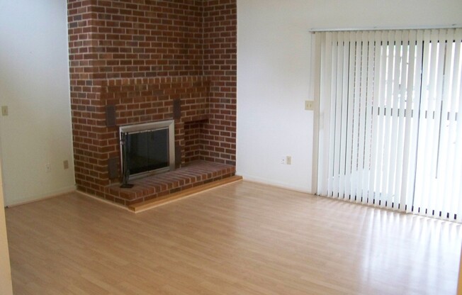 West End Condo--Great Location!