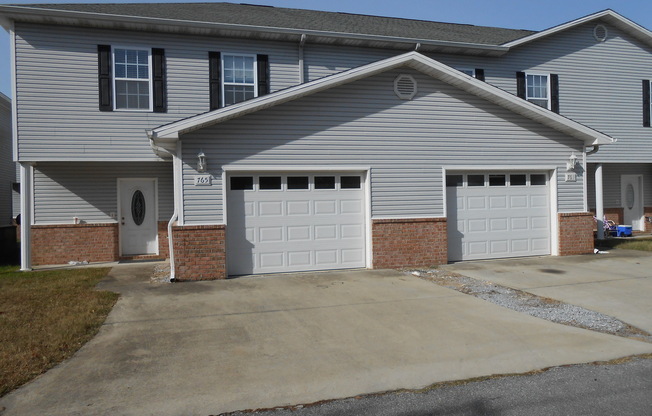 3 beds, 2.5 baths, $1,795