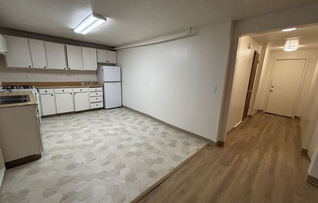 1 bed, 1 bath, 600 sqft, $1,495, Unit B