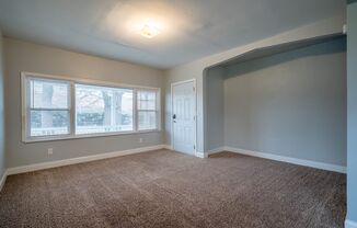 2 beds, 1 bath, $1,300, Unit Unit 1