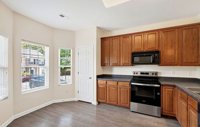Charming 3BR Townhome in Fantastic Apex Location!