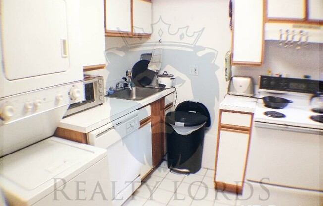 24 SAINT CYPRIANS PL