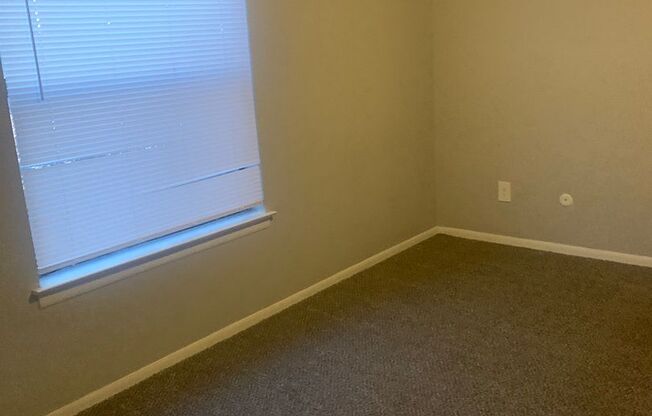 1 bed, 1 bath, 560 sqft, $785, Unit 2800-102