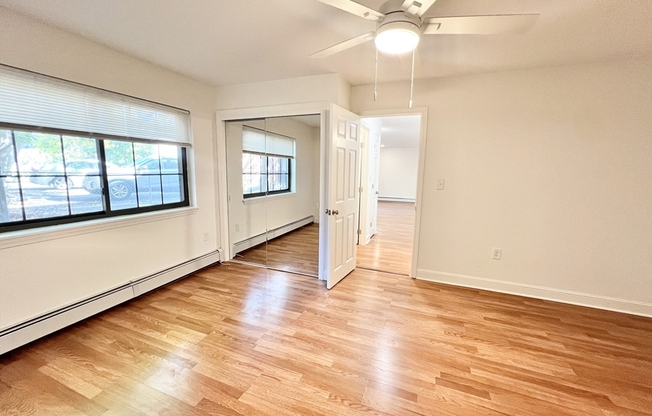 1 bed, 1 bath, 900 sqft, $1,990, Unit 4