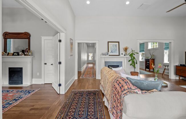 Gorgeous Renovation near Downtown Durham - Soaring Ceilings, Beautiful Finishes, Updated Kitchen & Bathrooms, Pet Friendly!
