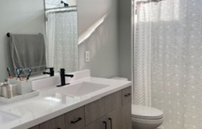 2 beds, 2.5 baths, $1,950, Unit 101-7