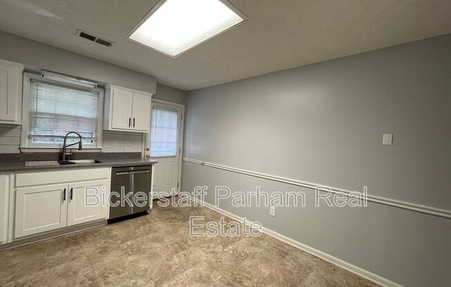 6323 OLDE TOWNE DR